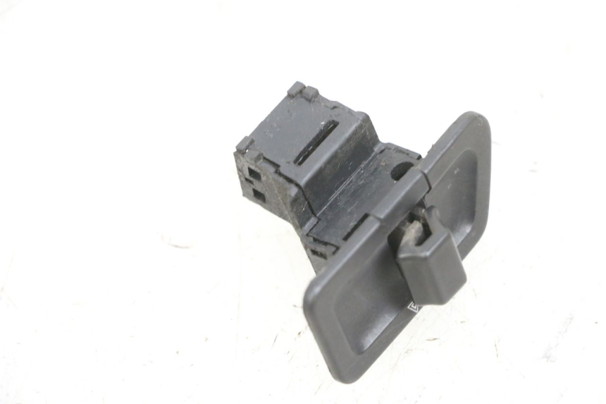 photo de TURN SIGNAL SWITCH YAMAHA XMAX X-MAX 125 (2006 - 2009) - Zoom on usage condition