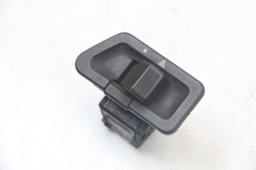 photo de TURN SIGNAL SWITCH YAMAHA X-MAX XMAX 250 (2006 - 2009)