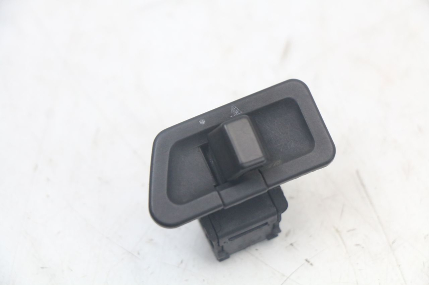 photo de TURN SIGNAL SWITCH YAMAHA XMAX X-MAX 125 (2006 - 2009)