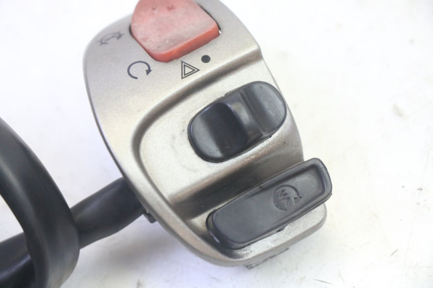 photo de LEFT SWITCH QUADRO 4 4D 350 (2015 - 2018)