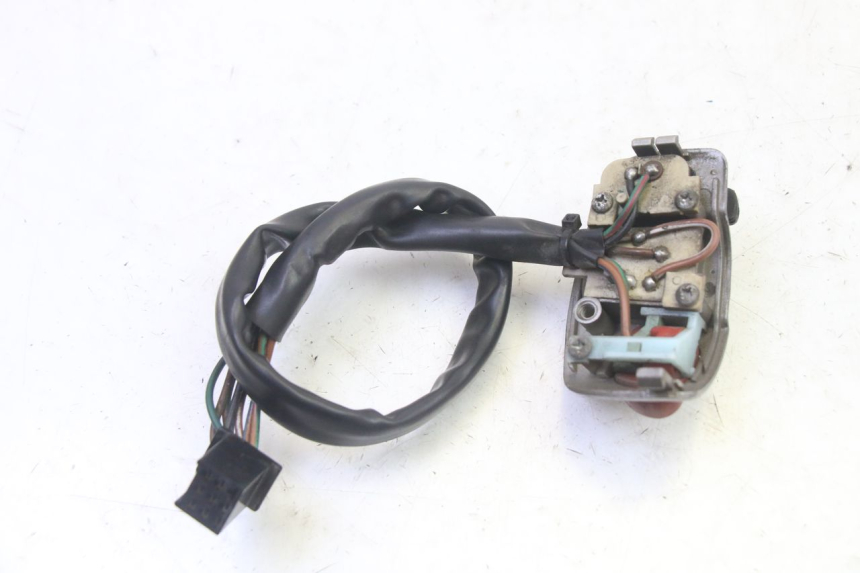 photo de LEFT SWITCH QUADRO 4 4D 350 (2015 - 2018)