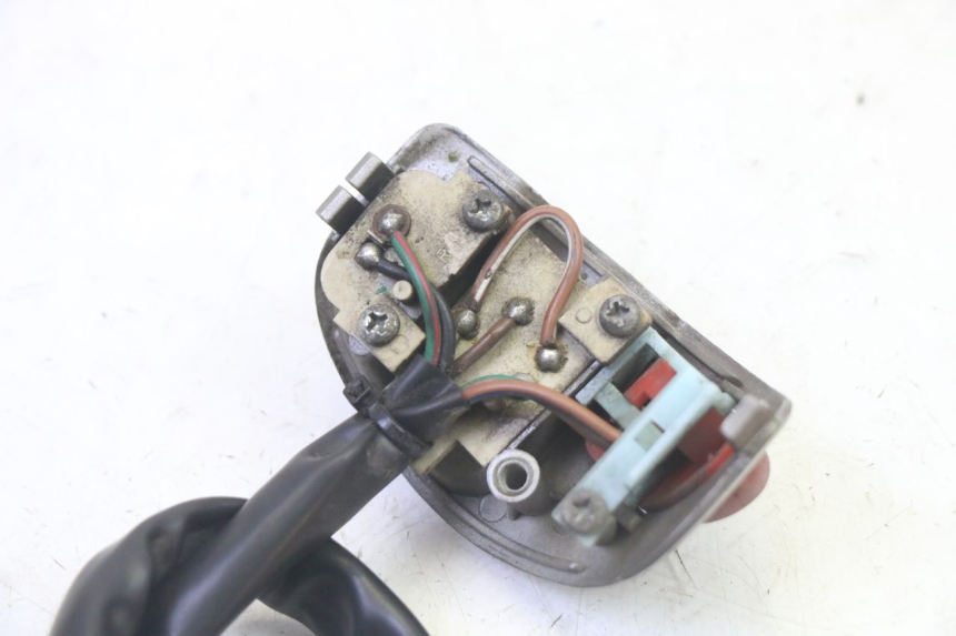 photo de LEFT SWITCH QUADRO 4 4D 350 (2015 - 2018)