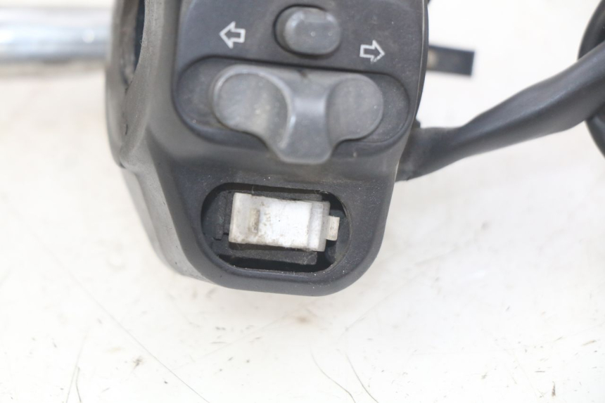 photo de LEFT HANDLEBAR SWITCH APRILIA SCARABEO 100 (2003 - 2012)