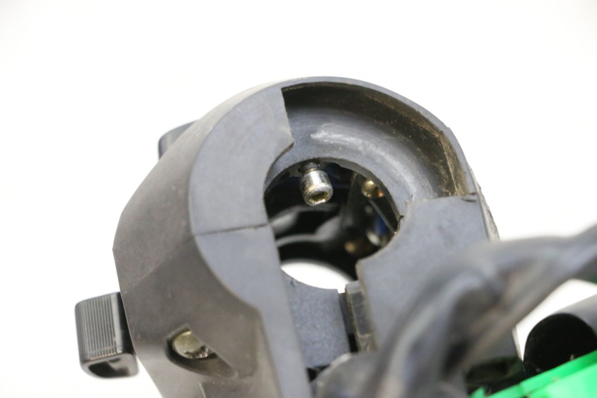 photo de LEFT SWITCH MAG POWER BOMBERS 4T 50 (2016 - 2026) - Alternative perspective