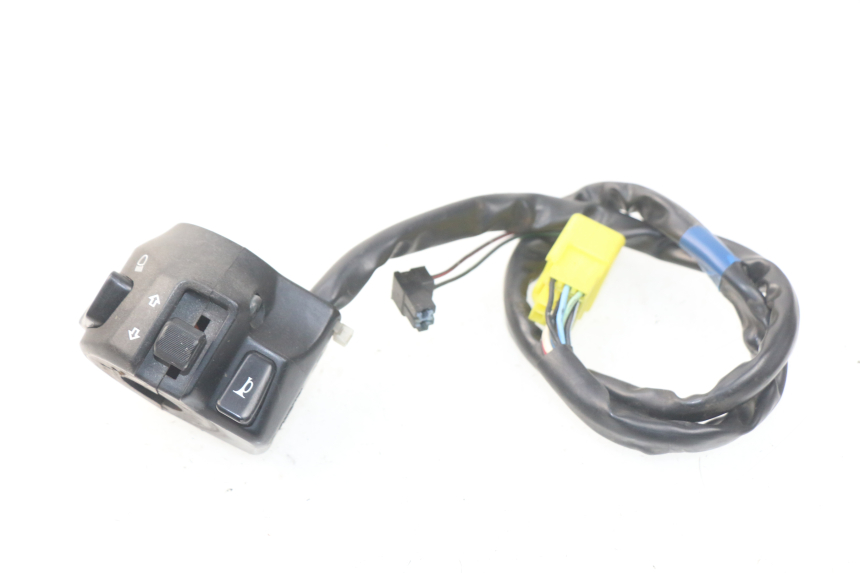photo de LEFT HANDLEBAR SWITCH SUZUKI BURGMAN 125 (2007 - 2014)