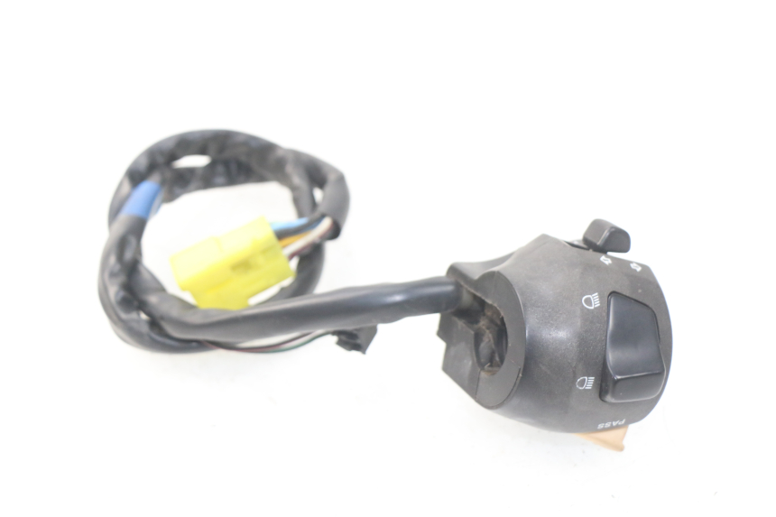 photo de LEFT HANDLEBAR SWITCH SUZUKI BURGMAN 125 (2007 - 2014)