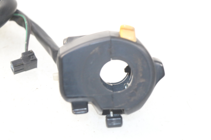 photo de LEFT HANDLEBAR SWITCH SUZUKI BURGMAN 125 (2007 - 2014)