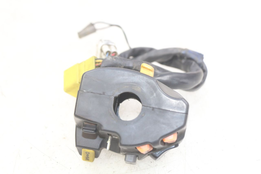 photo de LEFT HANDLEBAR SWITCH SUZUKI BURGMAN 650 (2002 - 2004)
