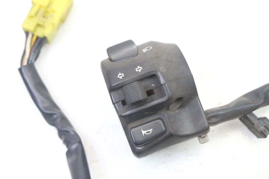photo de LEFT HANDLEBAR SWITCH SUZUKI BURGMAN 125 (2007 - 2014)