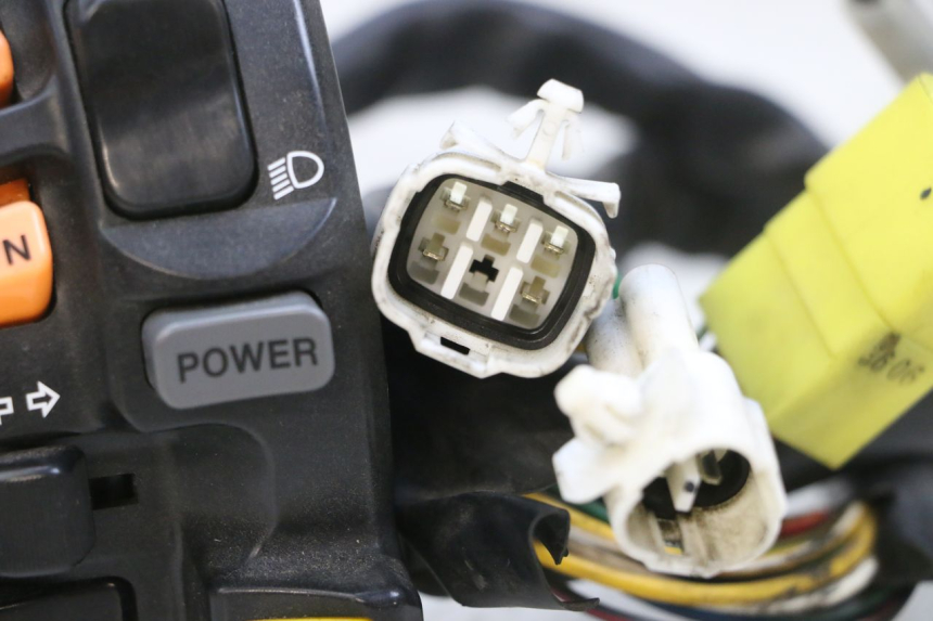 photo de LEFT SWITCH SUZUKI BURGMAN 650 (2013 - 2020)