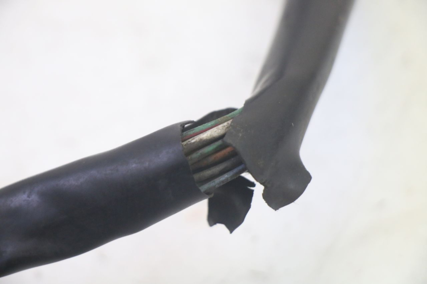 photo de LEFT SWITCH SUZUKI BURGMAN EXECUTIVE ABS 650 (2006 - 2012) - Checked used part