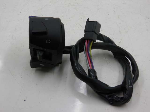 photo de LEFT SWITCH DERBI GP MAX 250 (2006 - 2008)