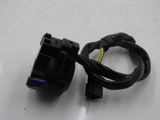photo de LEFT SWITCH DERBI GP MAX 250 (2006 - 2008)