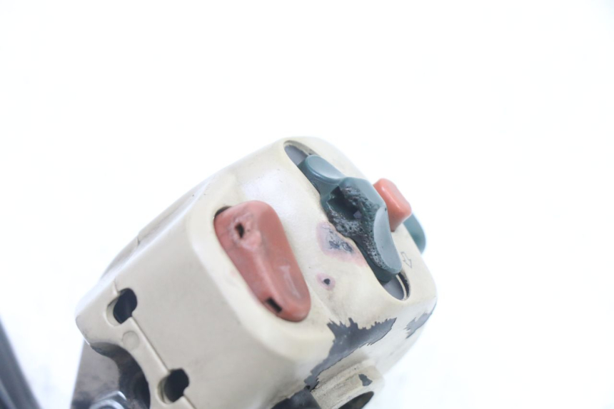 photo de LEFT HANDLEBAR SWITCH PEUGEOT ELYSEO 125 (1999 - 2004)