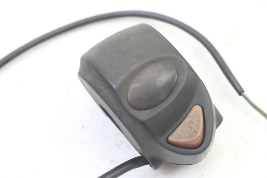photo de LEFT HANDLEBAR SWITCH PEUGEOT ELYSTAR 50 (2002 - 2014)