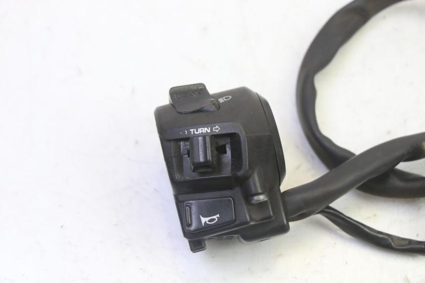 photo de LEFT HANDLEBAR SWITCH HONDA FES S-WING SWING ABS 125 (2007 - 2015)