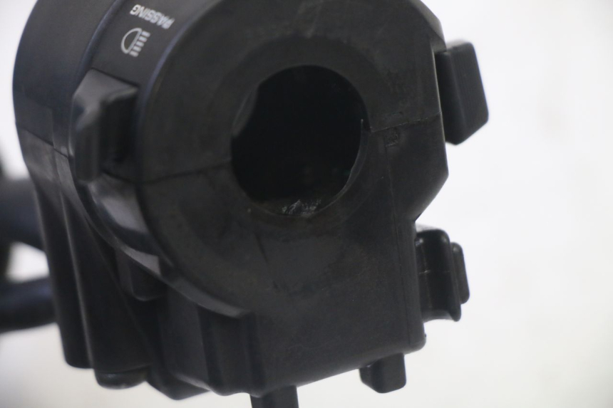 photo de LEFT HANDLEBAR SWITCH HONDA FES S-WING SWING ABS 125 (2007 - 2015)