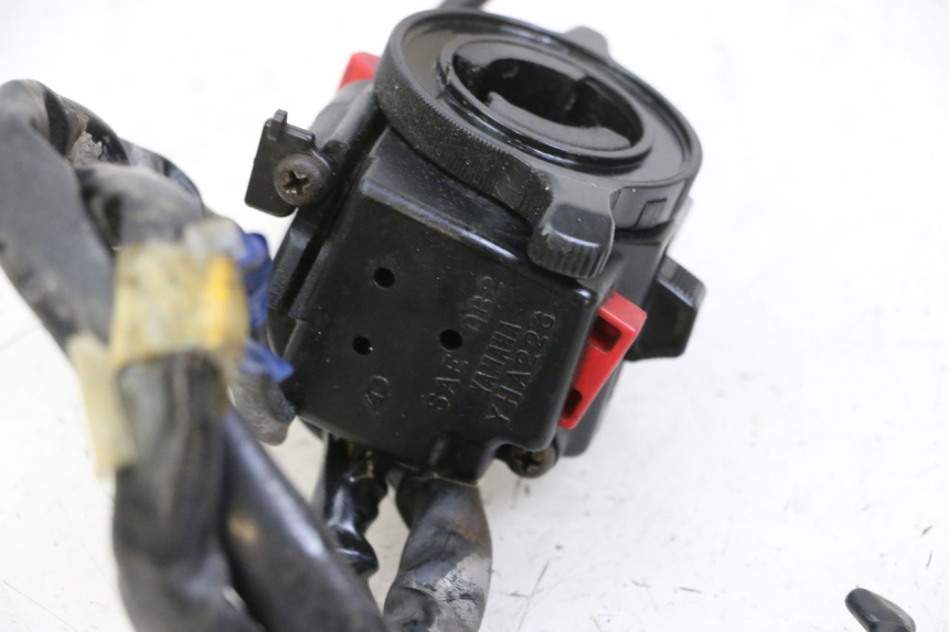 photo de LEFT SWITCH YAMAHA FJ 36Y 1100 (1984 - 1985)