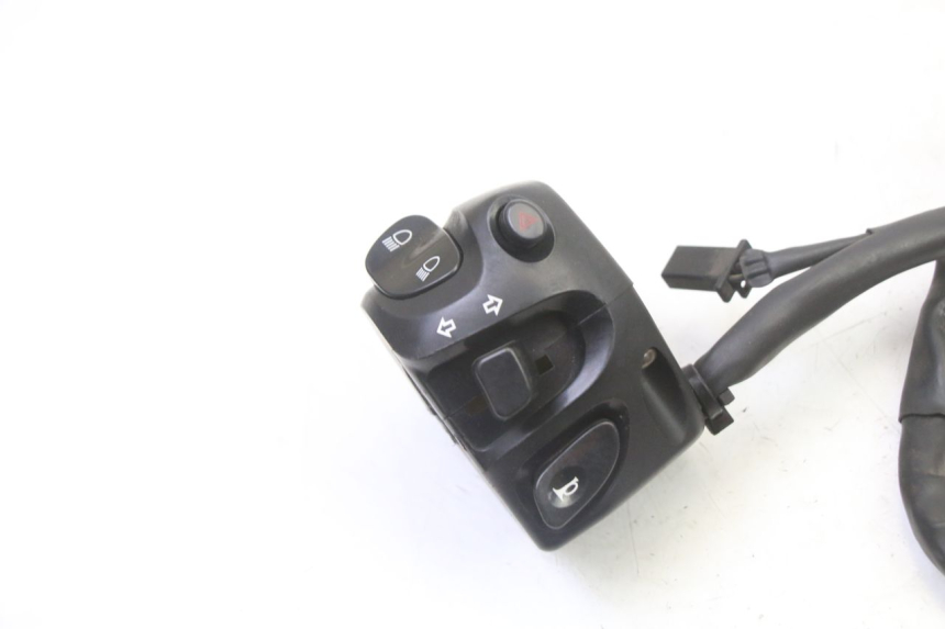 photo de LEFT SWITCH YAMAHA FZ6 FAZER S2 600 (2007 - 2011)