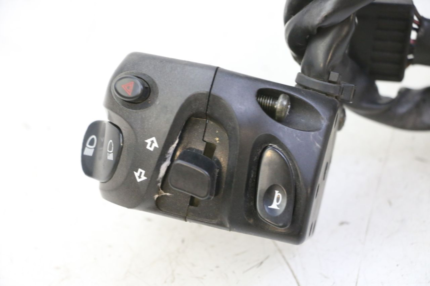 photo de LEFT SWITCH YAMAHA FZ6 N FAZER 600 (2004 - 2006) - Component detail