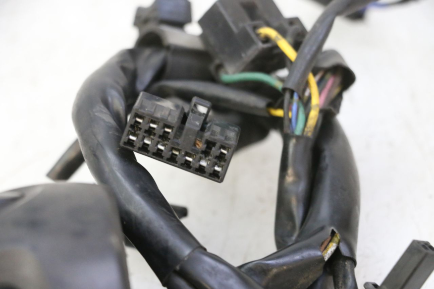 photo de LEFT SWITCH YAMAHA FZ6 N FAZER 600 (2004 - 2006) - Zoom on usage condition