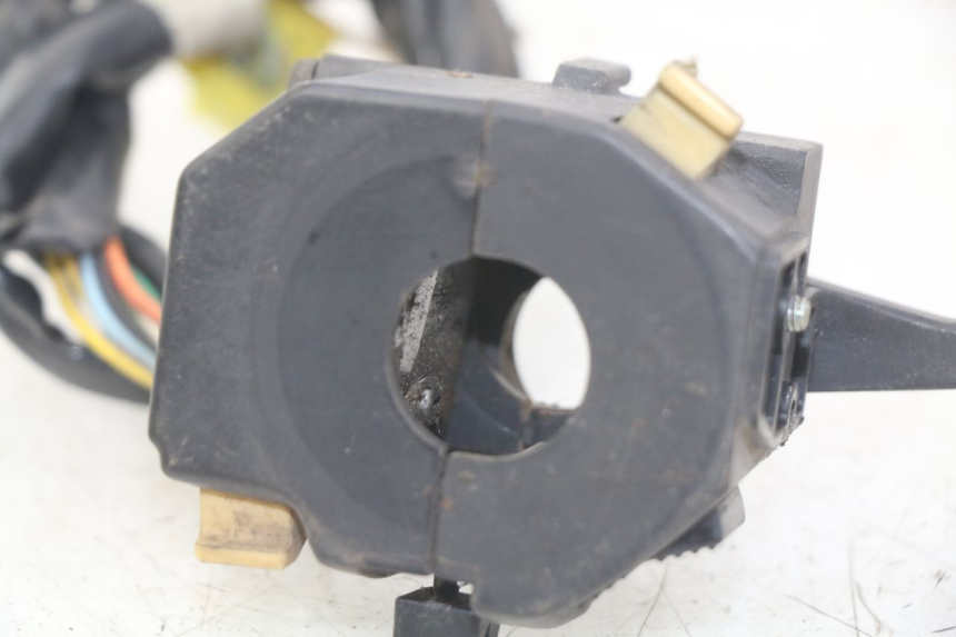 photo de LEFT HANDLEBAR SWITCH SUZUKI GSX-F GSX  F 1100 (1988 - 1994)