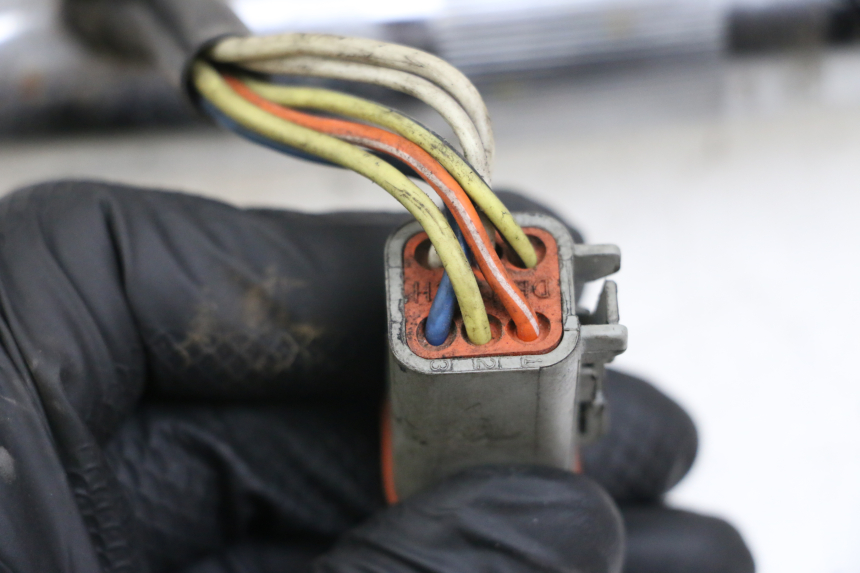 photo de LEFT SWITCH HARLEY DAVIDSON SPORTSTER XL CUSTOM 1200 (2003 - 2004)