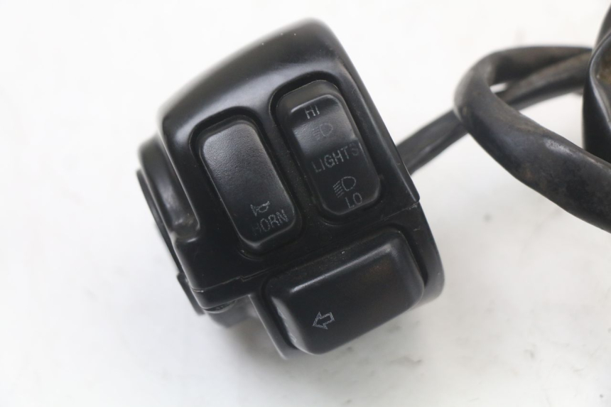 photo de LEFT SWITCH HARLEY DAVIDSON SPORTSTER XL CUSTOM 883 (1999 - 2006)