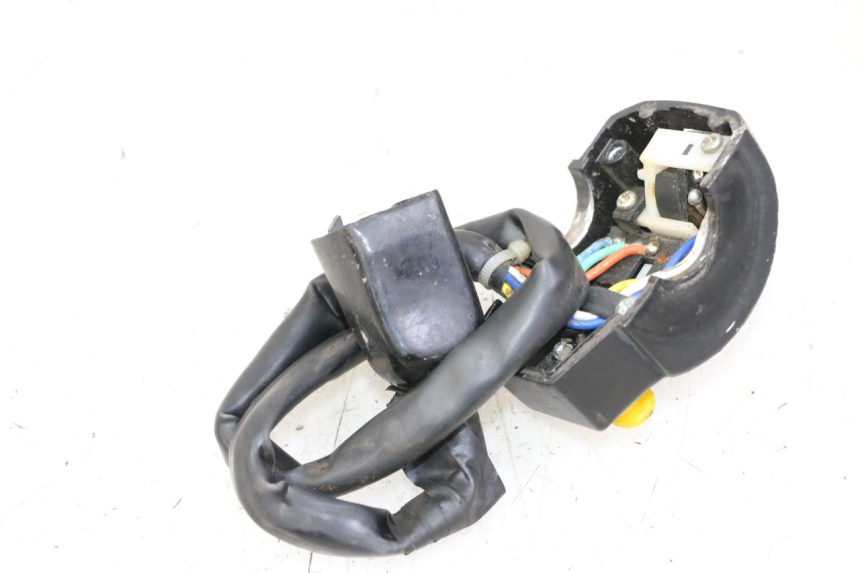 photo de LEFT HANDLEBAR SWITCH PEUGEOT KISBEE 2T 50 (2010 - 2017)