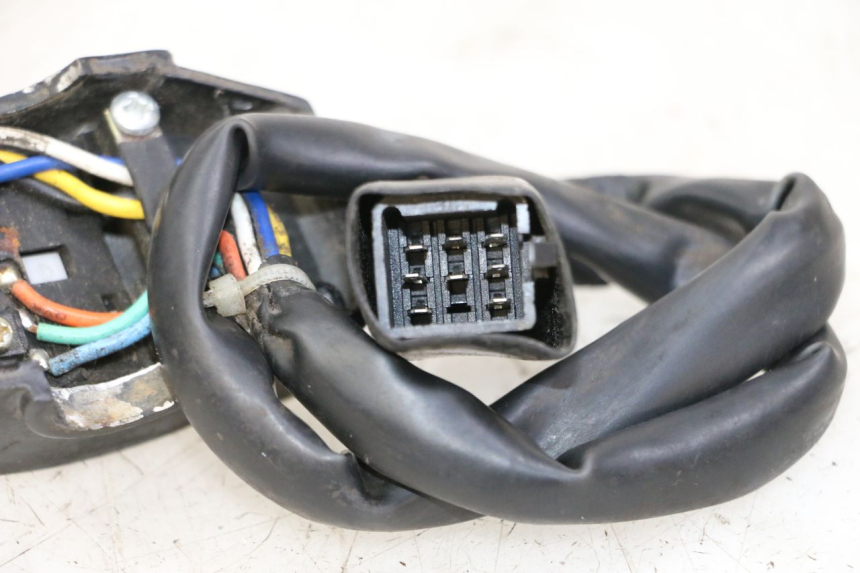 photo de LEFT HANDLEBAR SWITCH PEUGEOT KISBEE 2T 50 (2010 - 2017)