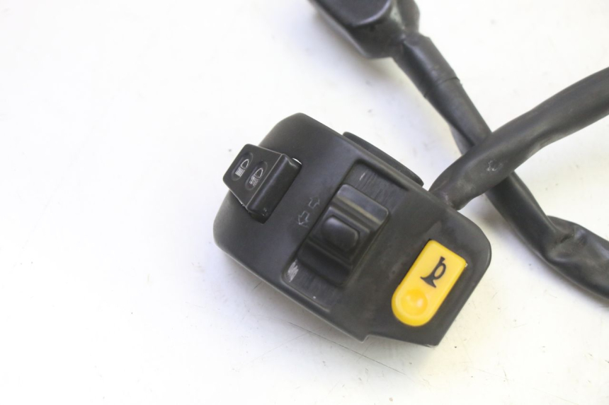 photo de LEFT HANDLEBAR SWITCH PEUGEOT KISBEE 2T 50 (2010 - 2017)