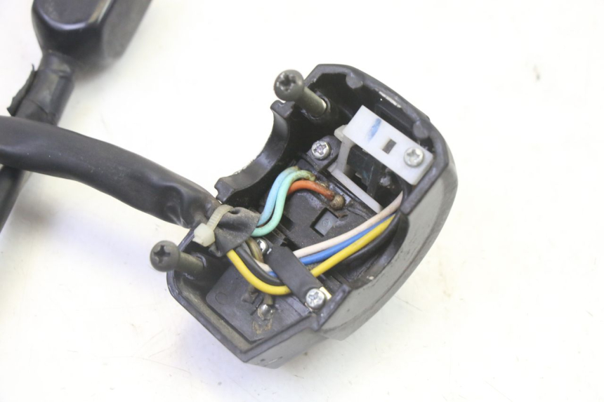photo de LEFT HANDLEBAR SWITCH PEUGEOT KISBEE 2T 50 (2010 - 2017)
