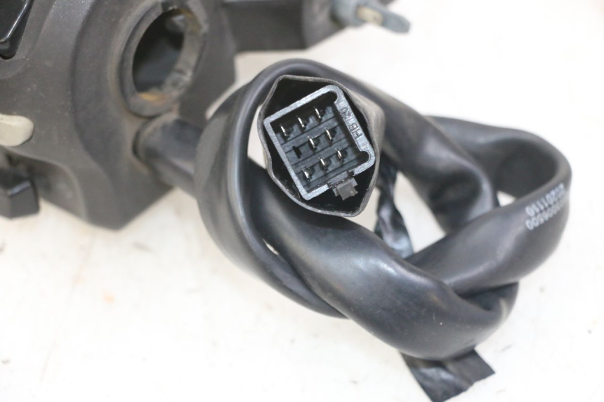 photo de LEFT HANDLEBAR SWITCH PEUGEOT KISBEE 4T 50 (2018 - 2022)