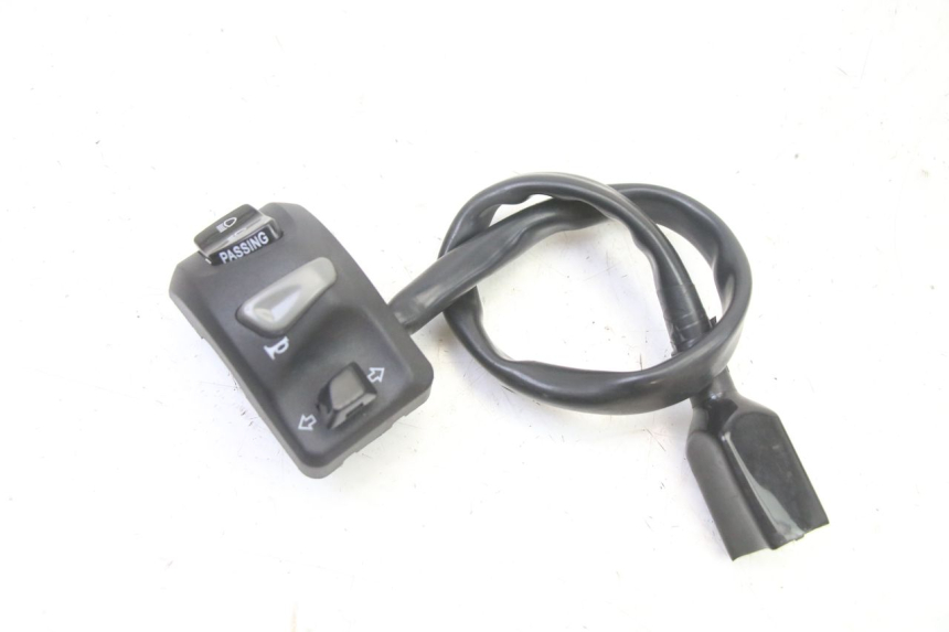 photo de LEFT HANDLEBAR SWITCH PEUGEOT KISBEE 4T 50 (2018 - 2022)