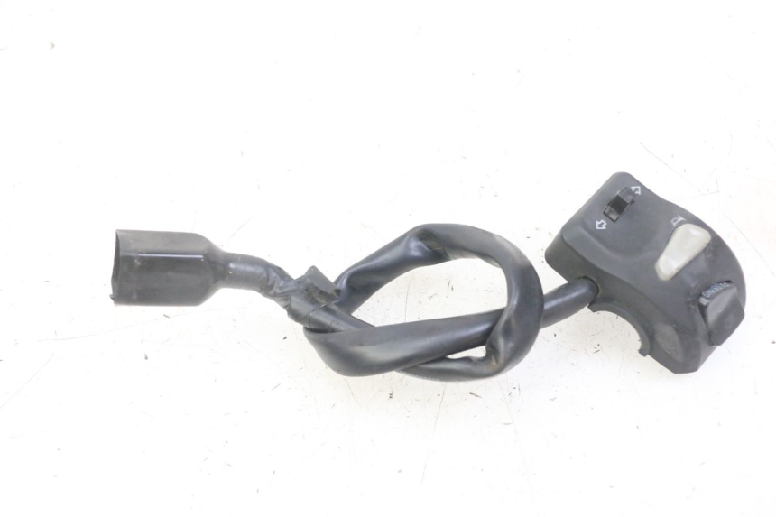 photo de LEFT HANDLEBAR SWITCH PEUGEOT KISBEE 4T 50 (2018 - 2022)