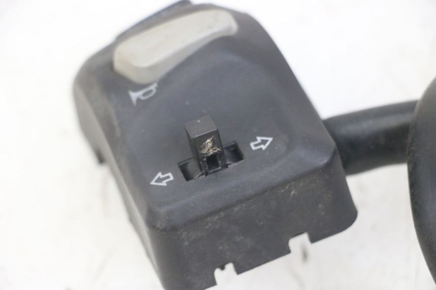 photo de LEFT HANDLEBAR SWITCH PEUGEOT KISBEE 4T 50 (2018 - 2022)