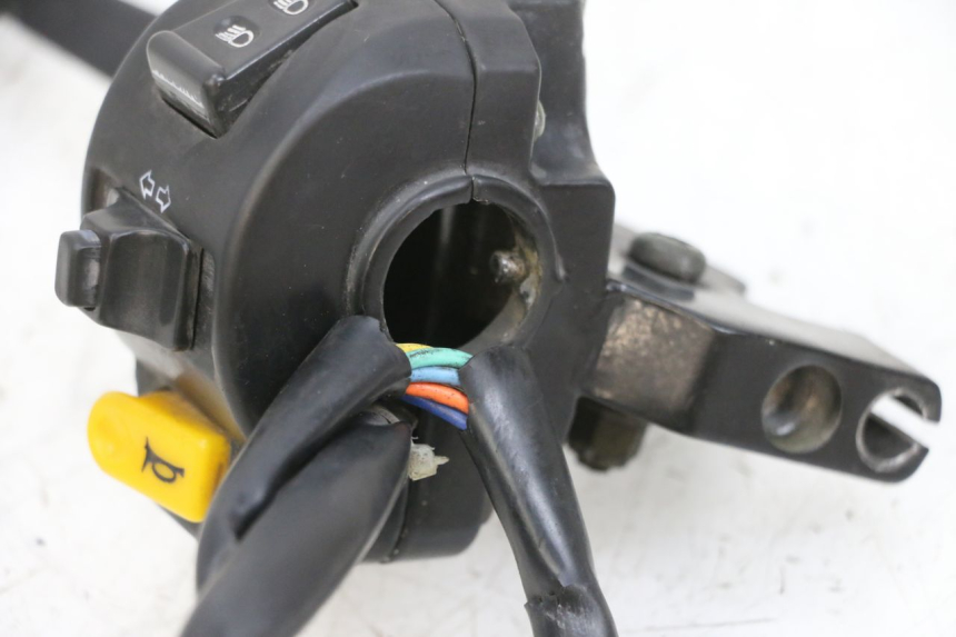 photo de LEFT HANDLEBAR SWITCH PEUGEOT KISBEE 4T 50 (2010 - 2017)