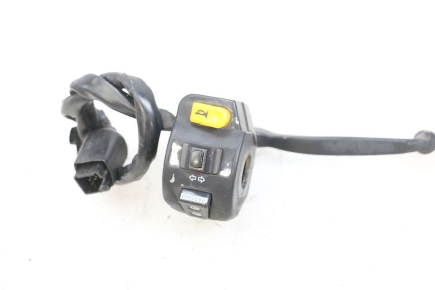 photo de LEFT HANDLEBAR SWITCH PEUGEOT KISBEE 4T 50 (2018 - 2022) - Zoom on usage condition