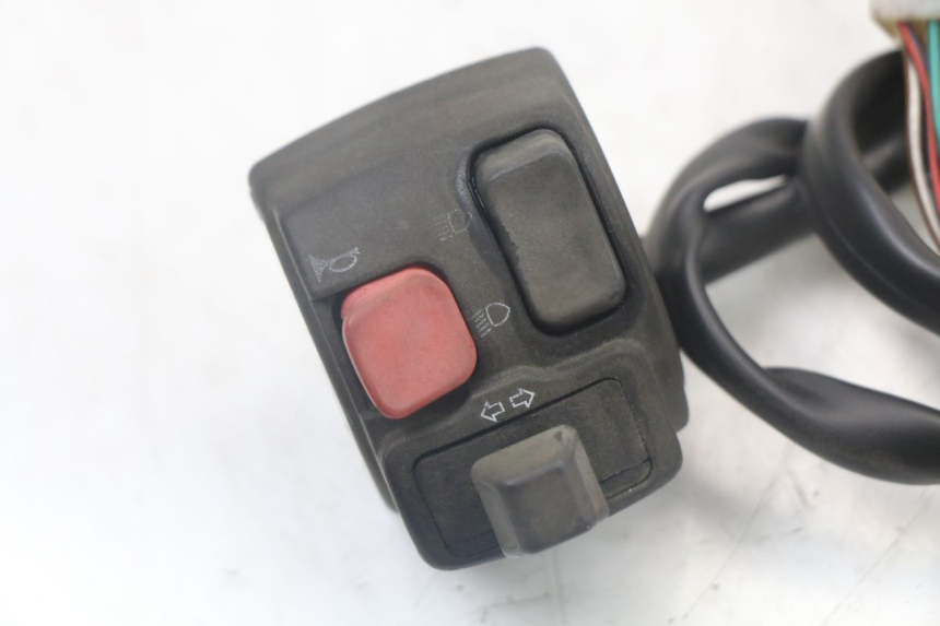 photo de LEFT HANDLEBAR SWITCH MBK STUNT NAKED 50 (2004 - 2018)