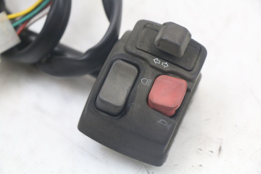 photo de LEFT HANDLEBAR SWITCH MBK STUNT NAKED 50 (2004 - 2018)