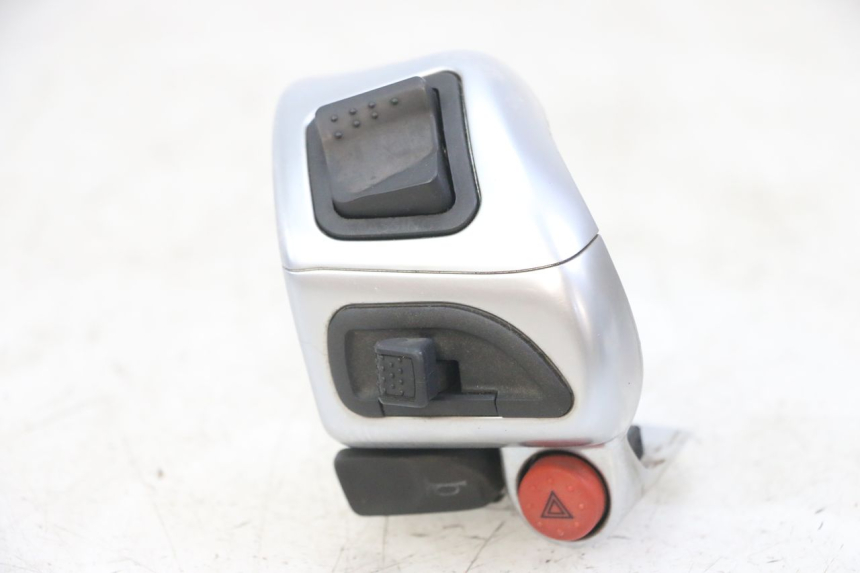 photo de LEFT HANDLEBAR SWITCH PIAGGIO MP3 LT 400 (2007 - 2012)