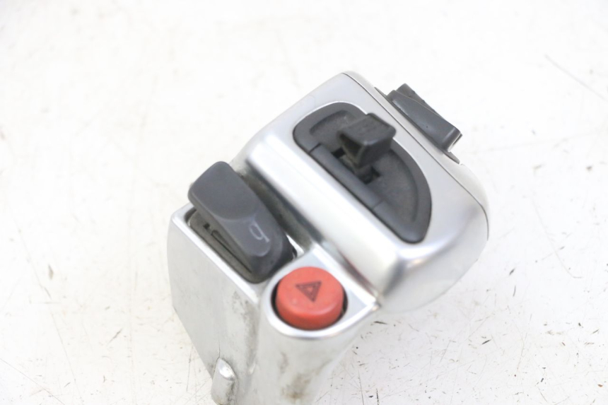 photo de LEFT HANDLEBAR SWITCH PIAGGIO MP3 LT 400 (2007 - 2012)