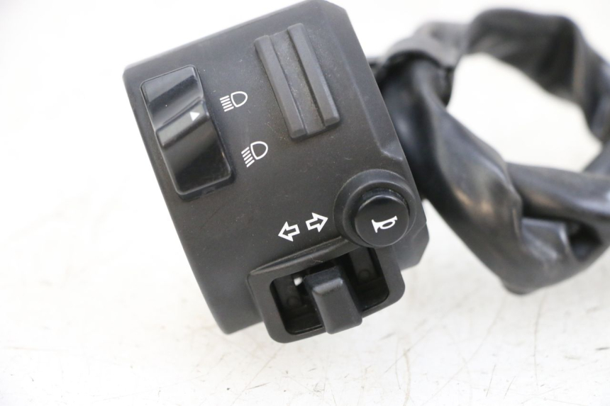 photo de LEFT SWITCH YAMAHA MT-07 MT07 ABS 700 (2018 - 2020) - Surface and material condition