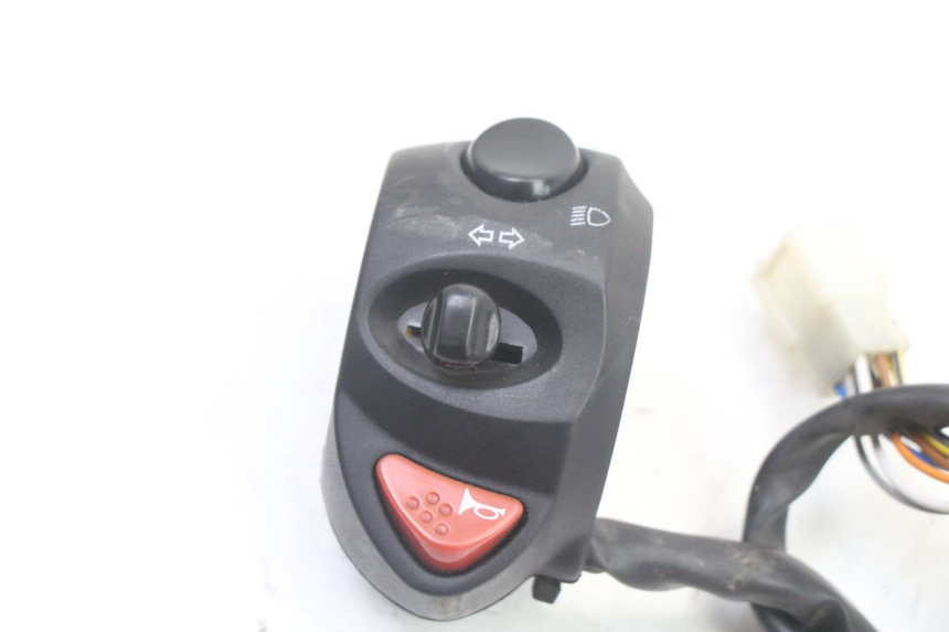 photo de LEFT HANDLEBAR SWITCH PEUGEOT CITYSTAR 2T 50 (2018 - 2021)