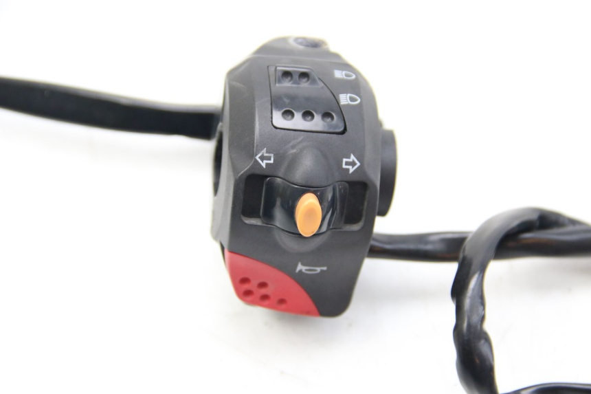 photo de LEFT HANDLEBAR SWITCH PEUGEOT E-VIVACITY 1 (2012 - 2018)