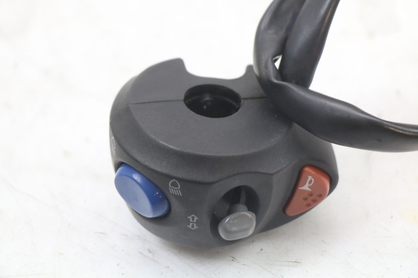 photo de LEFT HANDLEBAR SWITCH PEUGEOT ELYSTAR 50 (2002 - 2014)