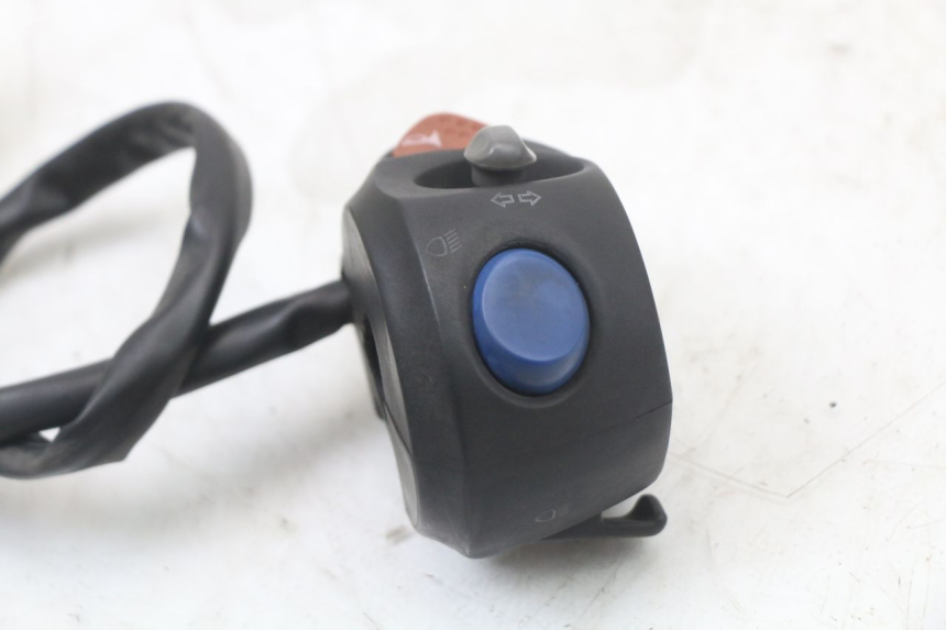 photo de LEFT HANDLEBAR SWITCH PEUGEOT ELYSTAR 50 (2002 - 2014)