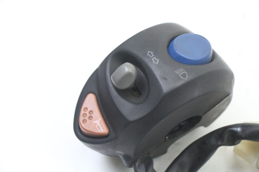 photo de LEFT HANDLEBAR SWITCH PEUGEOT ELYSTAR 50 (2002 - 2014)