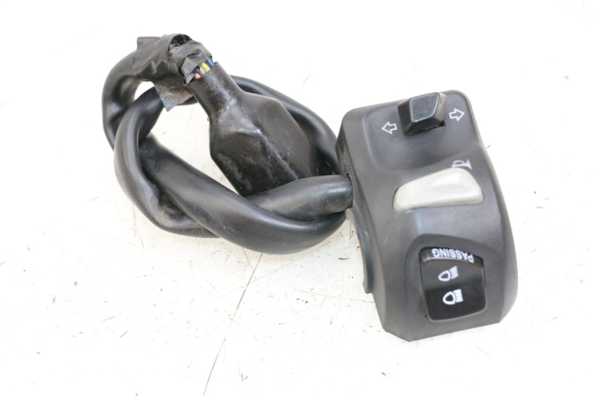 photo de LEFT HANDLEBAR SWITCH PEUGEOT KISBEE 4T 50 (2018 - 2022)