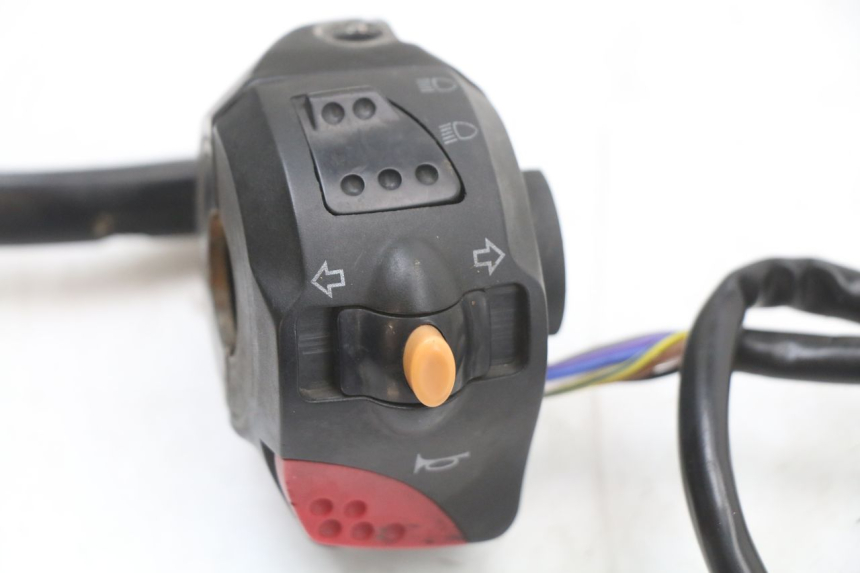 photo de LEFT HANDLEBAR SWITCH PEUGEOT LUDIX 50 (2005 - 2007)